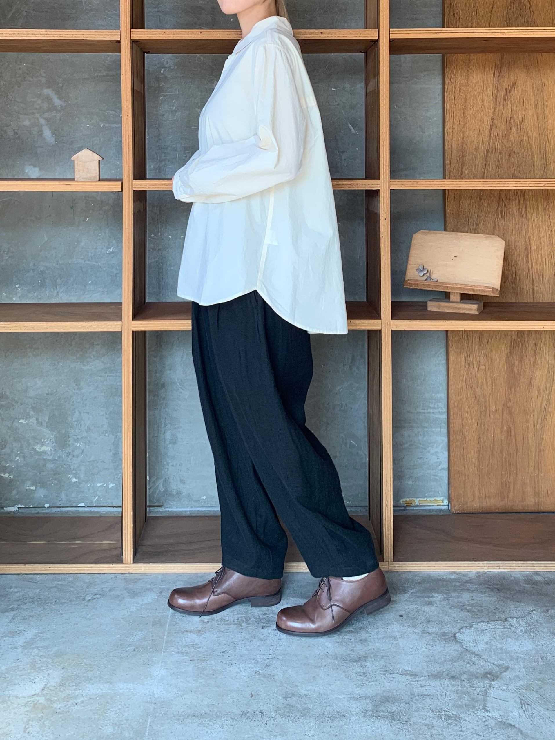 Vlas Blomme / Cotton Hemp High Count ミニセーラーカラーシャツ (Écru)