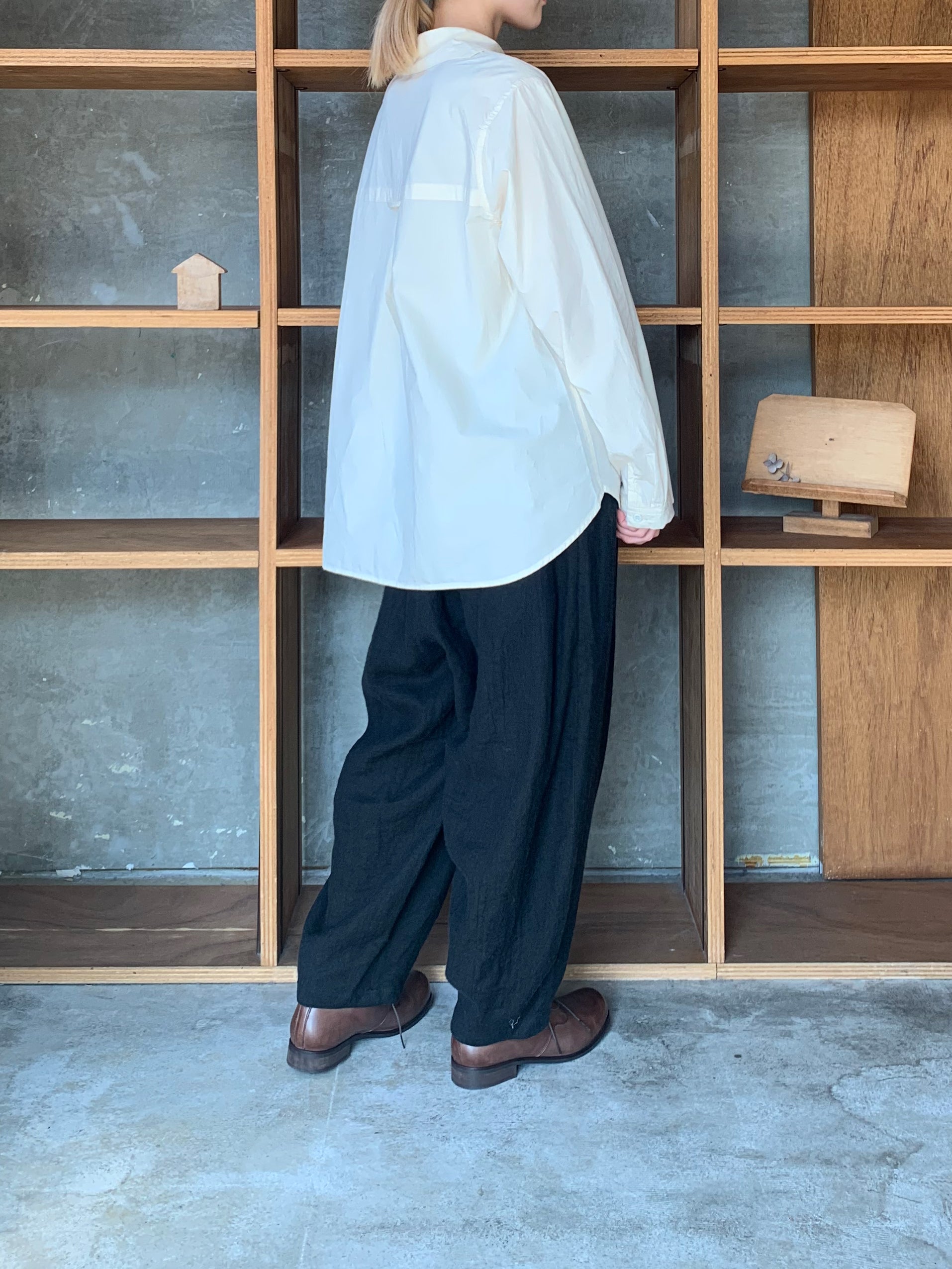 Vlas Blomme / Cotton Hemp High Count ミニセーラーカラーシャツ (Écru)
