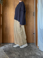 tumugu / プレディングラフィ フリルプルオーバー（CHARCOAL）