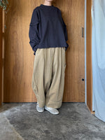 tumugu / プレディングラフィ フリルプルオーバー（CHARCOAL）