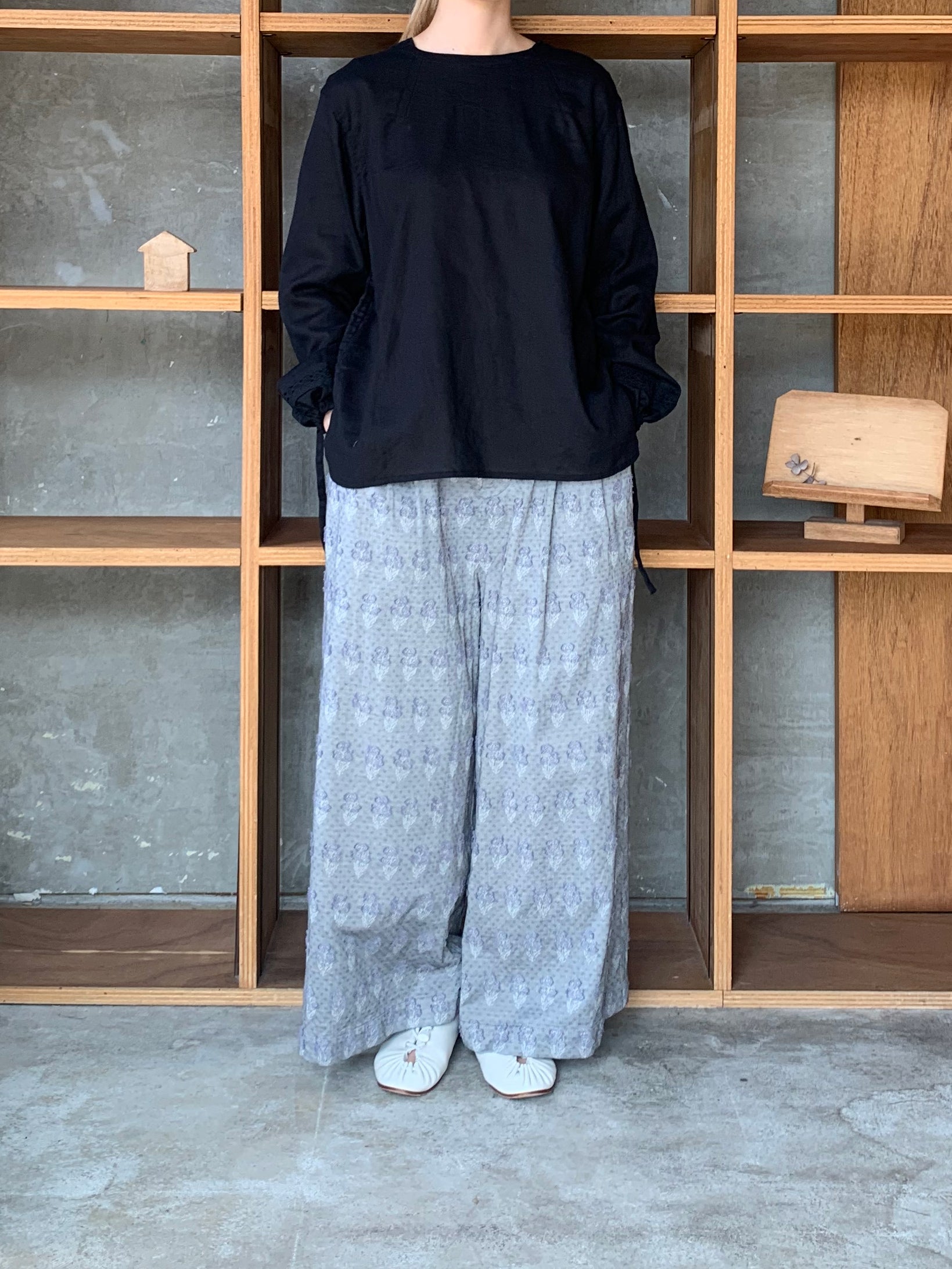 Vlas Blomme / C/L Viyella レース付きブラウス (Black)