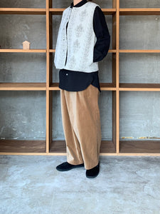 qiri / boutis jacqard vest (クロ柄色)