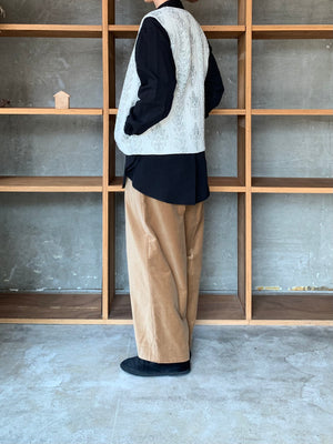 qiri / boutis jacqard vest (クロ柄色)