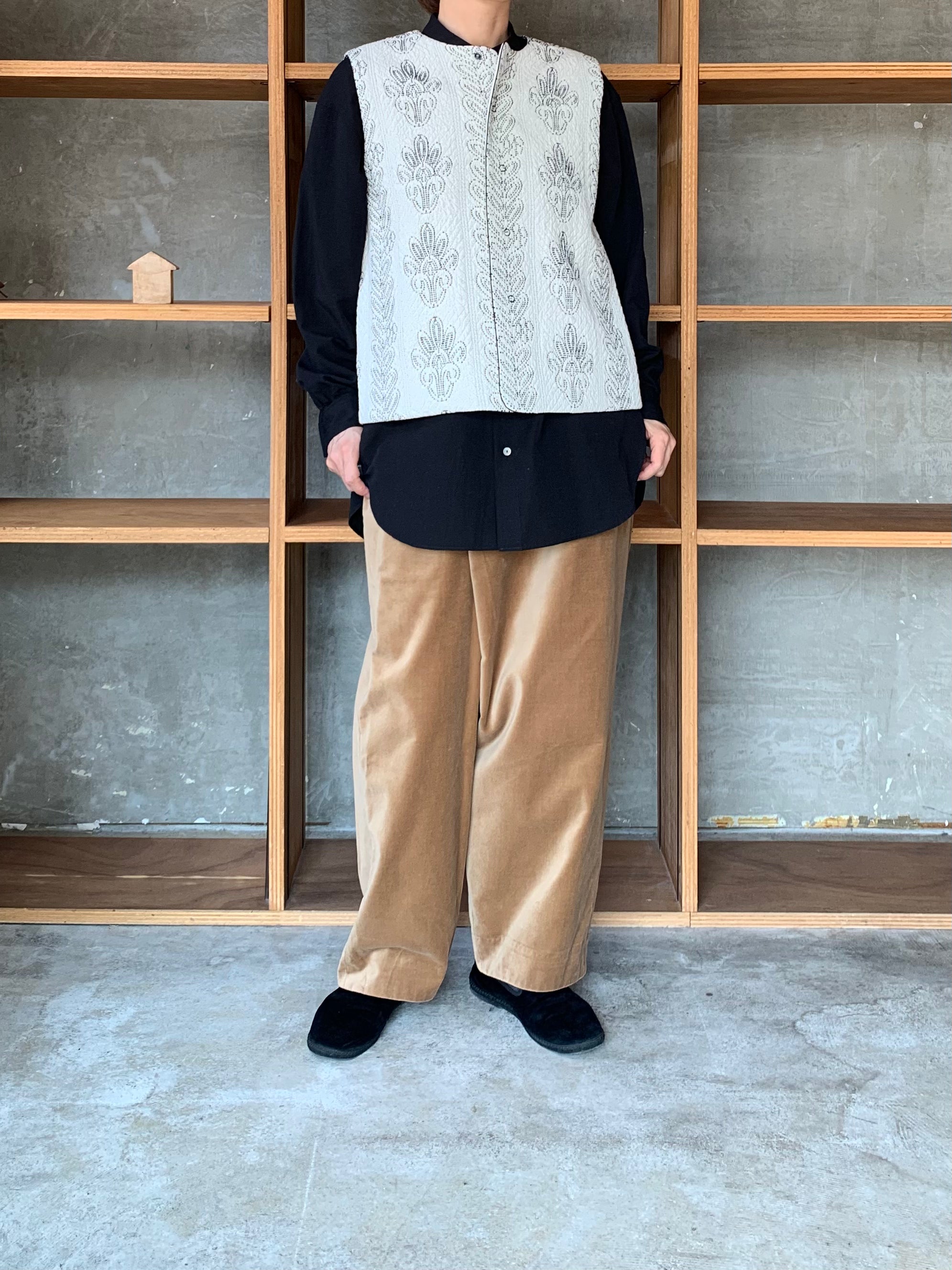 qiri / boutis jacqard vest (クロ柄色)
