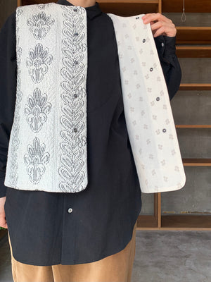 qiri / boutis jacqard vest (クロ柄色)