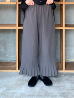 SUSURI / フルッターパンツ（charcoal）