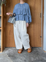 tumugu / コットンシルクシャンブレー ブラウス（BLUE）